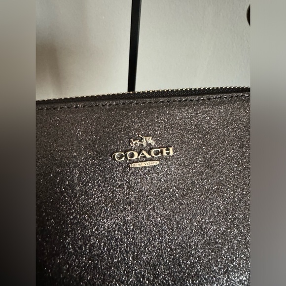 Small COACH Glitter Purse EUC - Picture 4 of 9